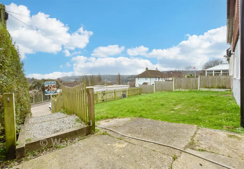 Front Garden - Chaucer Crescent, Dover, Kent - Wards of Kent