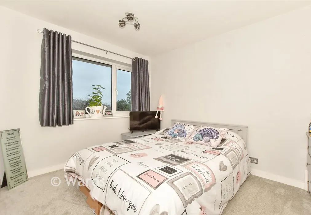 Bedroom 2 - Lambs Walk, Whitstable, Kent - Wards of Kent