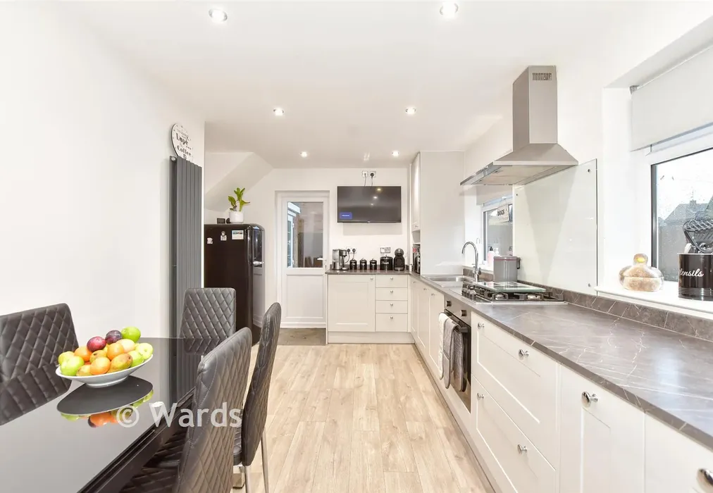 Kitchen - Lambs Walk, Whitstable, Kent - Wards of Kent