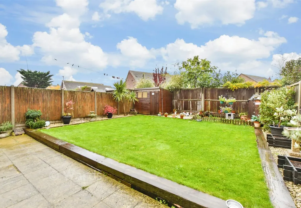 Rear Garden - Lambs Walk, Whitstable, Kent - Wards of Kent