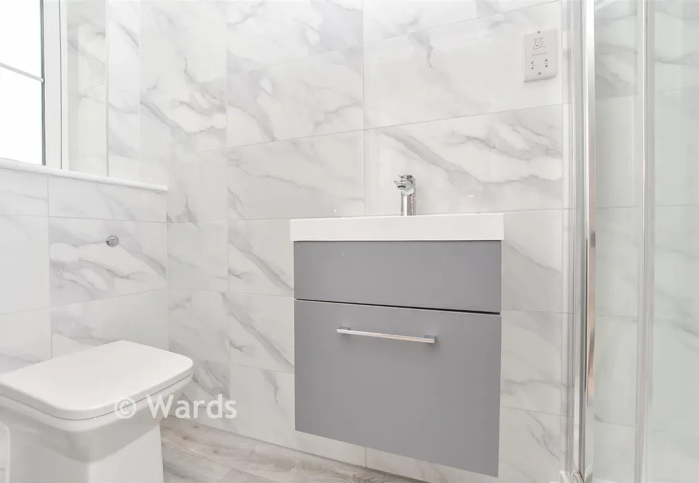 En-Suite - Dynamo Close, Headcorn, Ashford, Kent - Wards of Kent