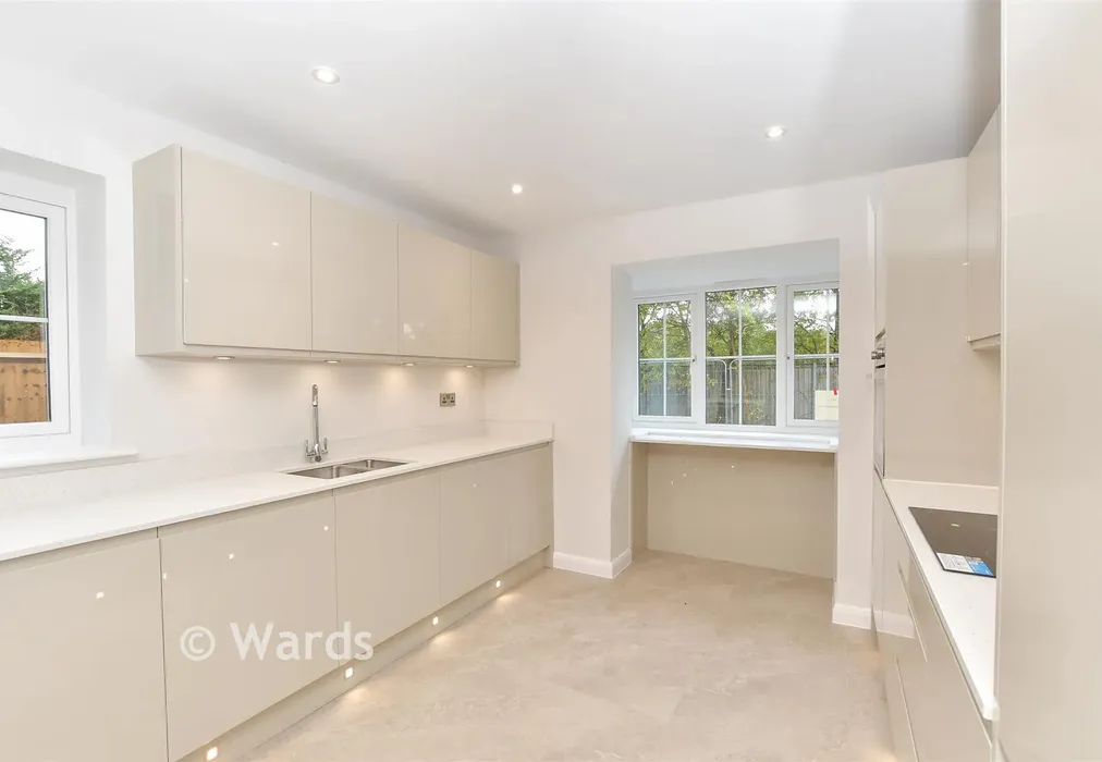 Kitchen - Dynamo Close, Headcorn, Ashford, Kent - Wards of Kent