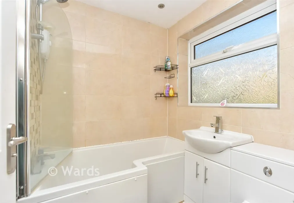 Bathroom - Concord Avenue, Chatham, Kent - Wards of Kent
