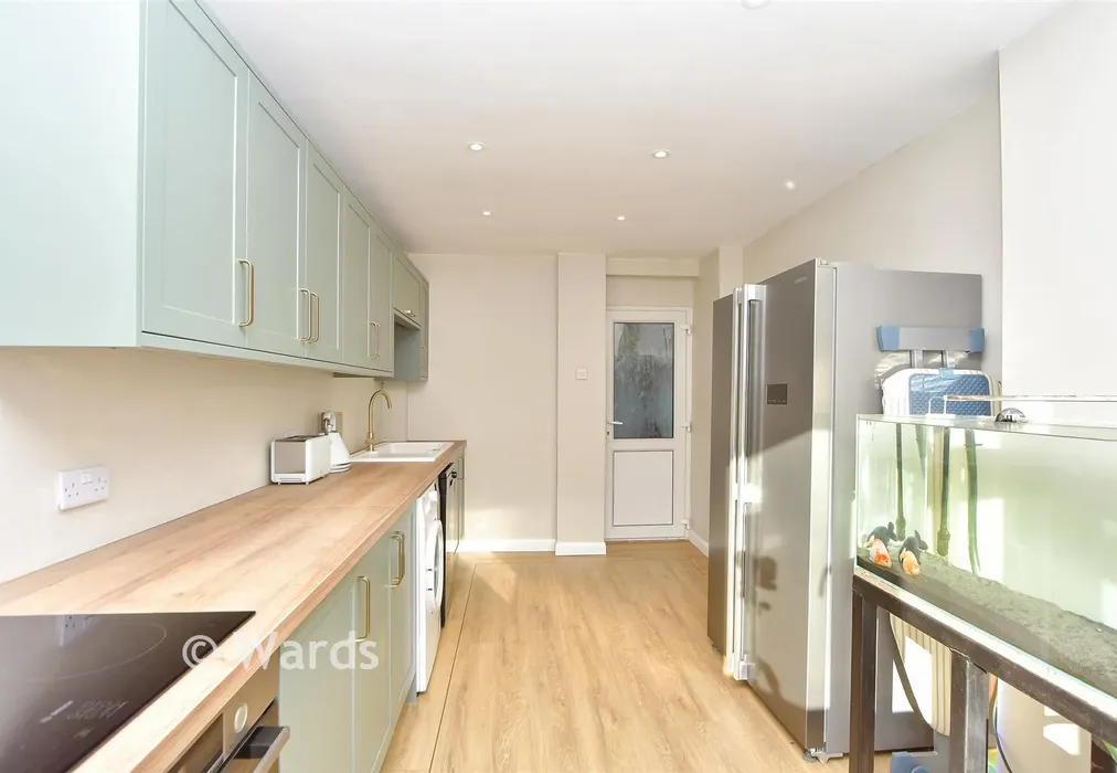 Kitchen - Concord Avenue, Chatham, Kent - Wards of Kent