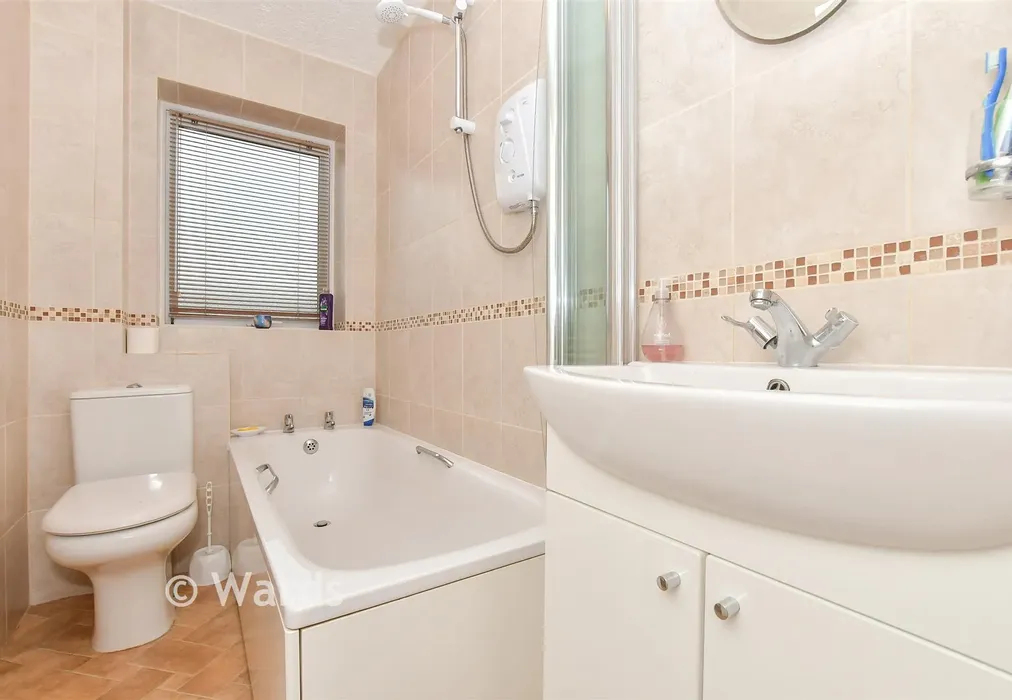 Bathroom - Canada Road, Deal, Kent - Wards of Kent