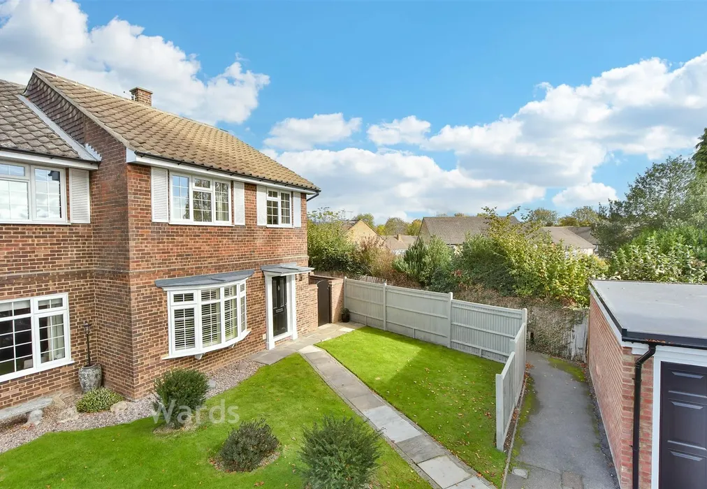 Front Web - Edmund Close, Meopham, Kent - Wards of Kent