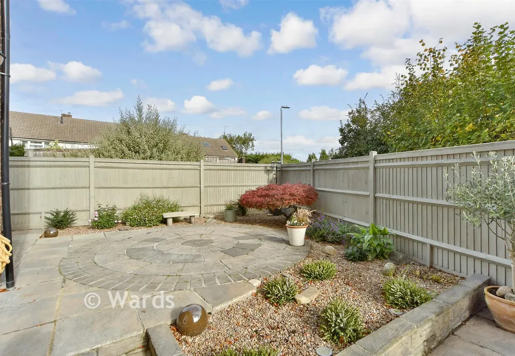 Rear Garden - Edmund Close, Meopham, Kent - Wards of Kent
