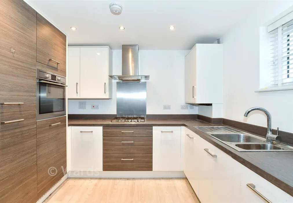Kitchen/Lounge - Limeburners Drive, Halling, Kent - Wards of Kent