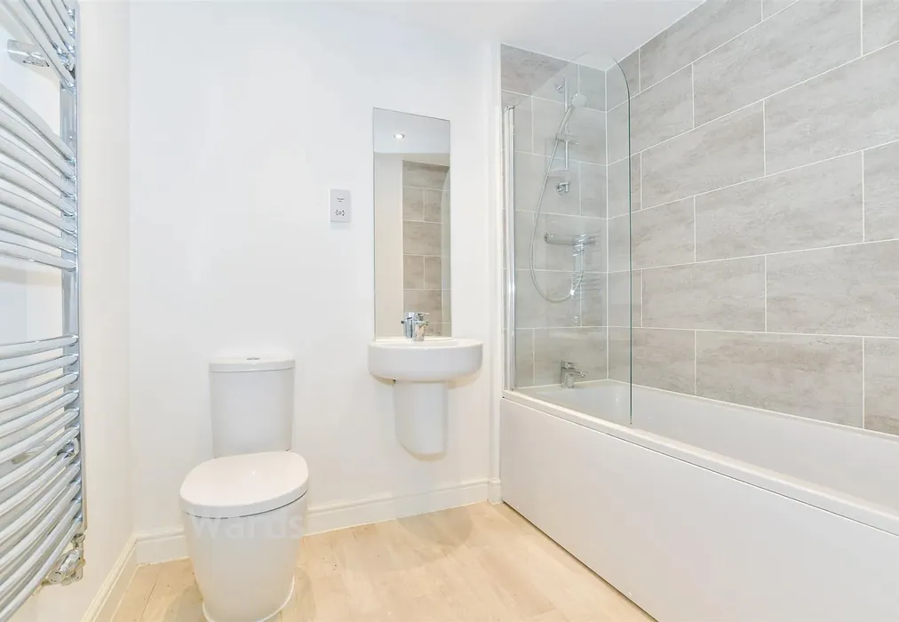 Bathroom - Limeburners Drive, Halling, Kent - Wards of Kent