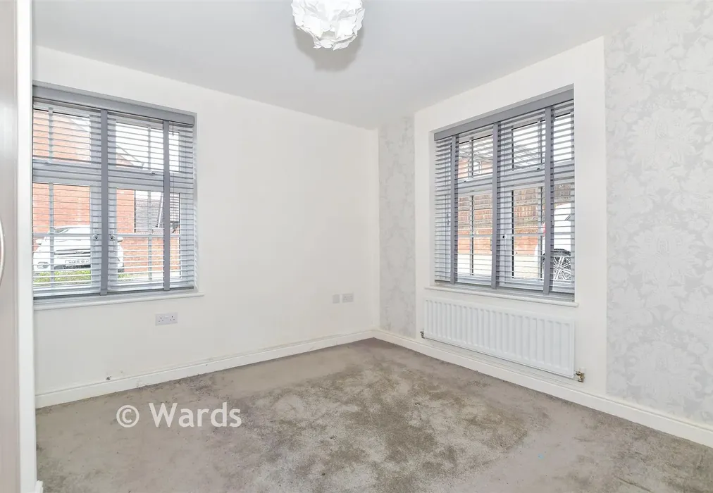 Bedroom 1 - Limeburners Drive, Halling, Kent - Wards of Kent