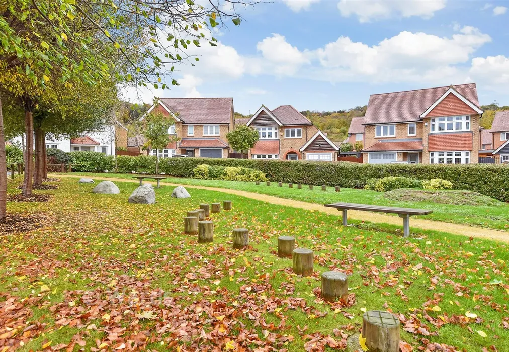 Surrounding Area - Limeburners Drive, Halling, Kent - Wards of Kent