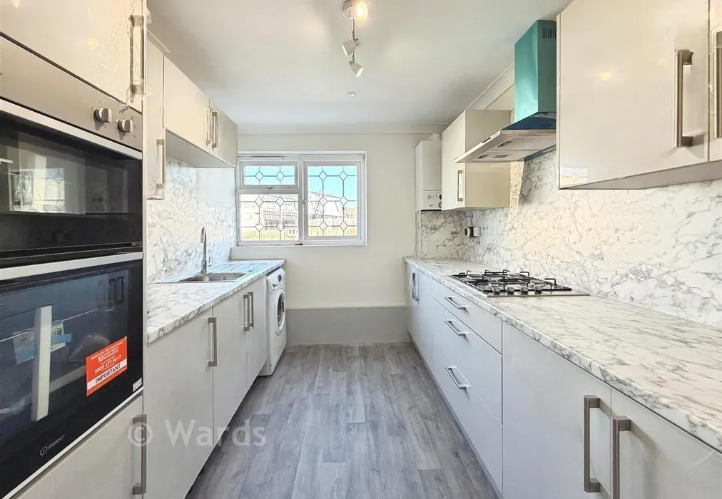 Kitchen - Milton Road, Swanscombe, Kent - Wards of Kent