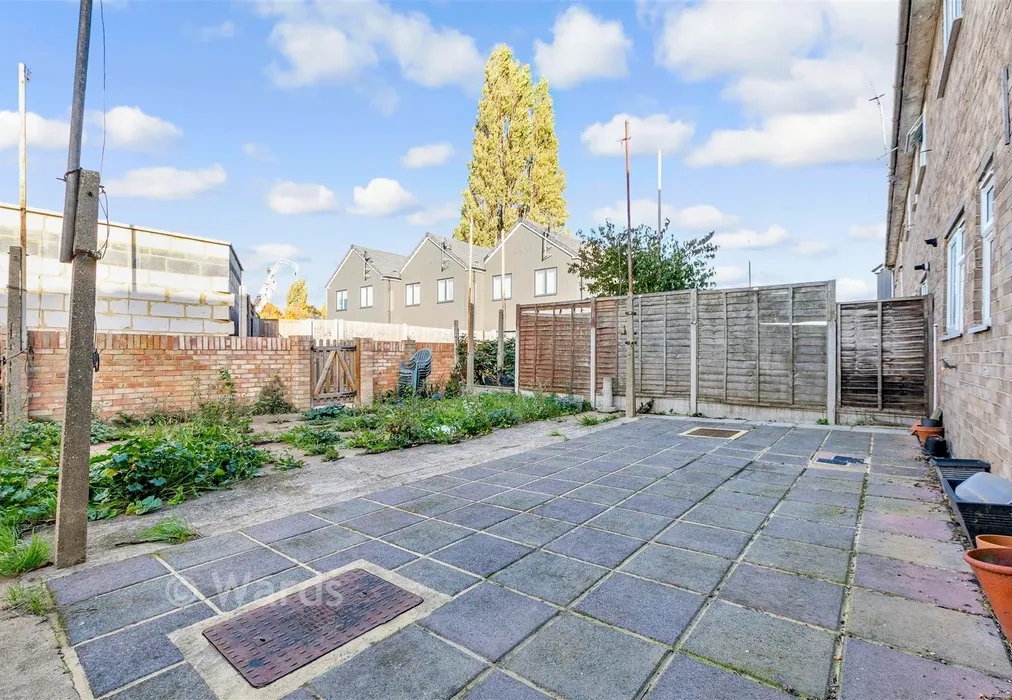 Communal Gardens - Milton Road, Swanscombe, Kent - Wards of Kent