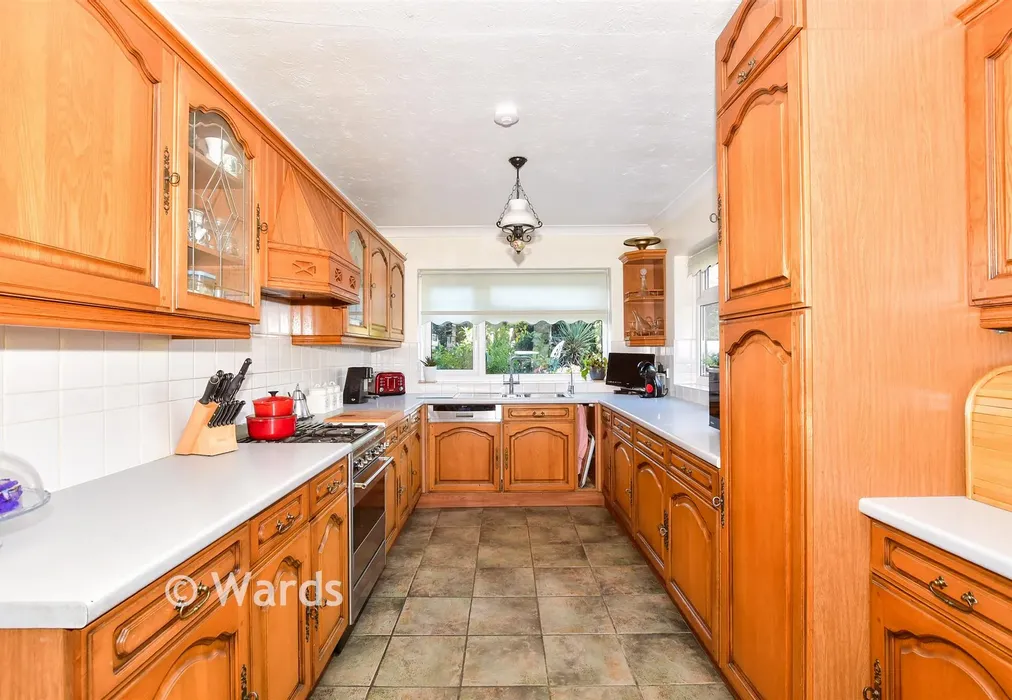 Kitchen - Frinstead Walk, Maidstone, Kent - Wards of Kent