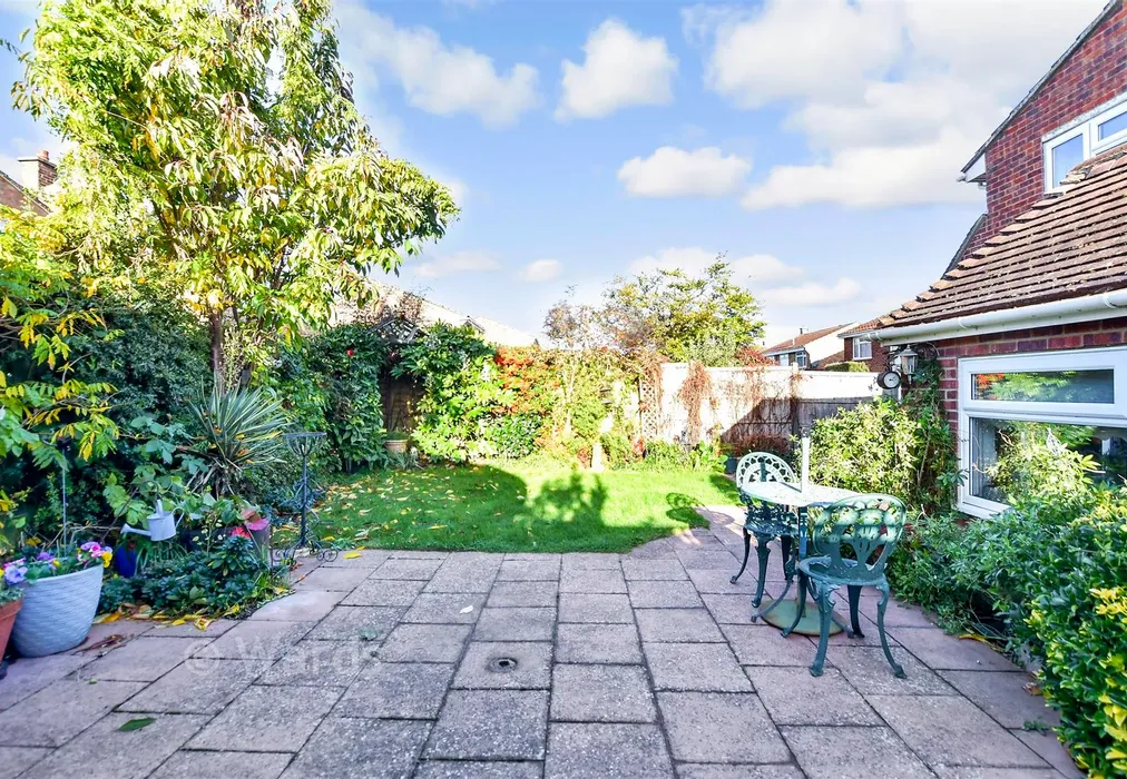 Rear Garden - Frinstead Walk, Maidstone, Kent - Wards of Kent