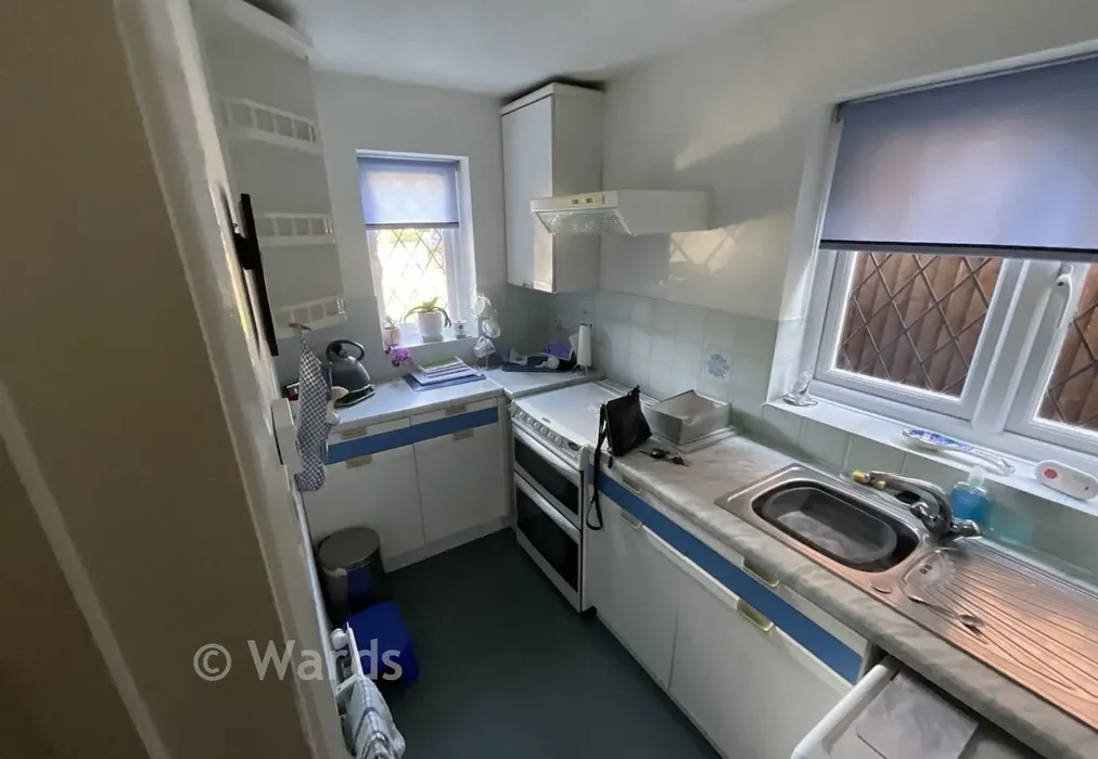 Kitchen - Gleneagles Drive, Maidstone, Kent - Wards of Kent