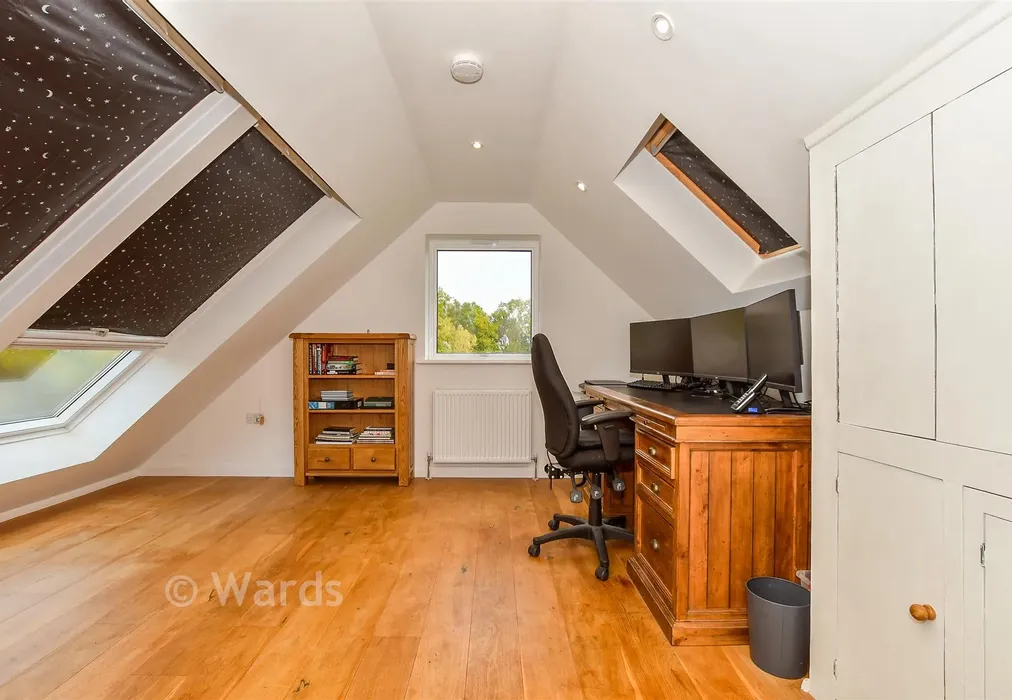 Bedroom 3 - Pike Fish Lane, Paddock Wood, Tonbridge, Kent - Wards of Kent