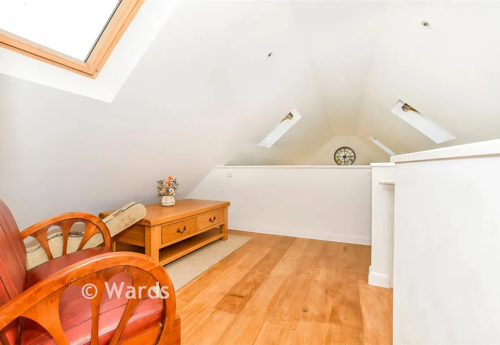 Mezzanine Landing - Pike Fish Lane, Paddock Wood, Tonbridge, Kent - Wards of Kent