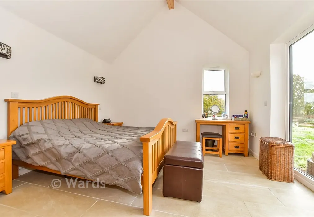 Bedroom 1 - Pike Fish Lane, Paddock Wood, Tonbridge, Kent - Wards of Kent