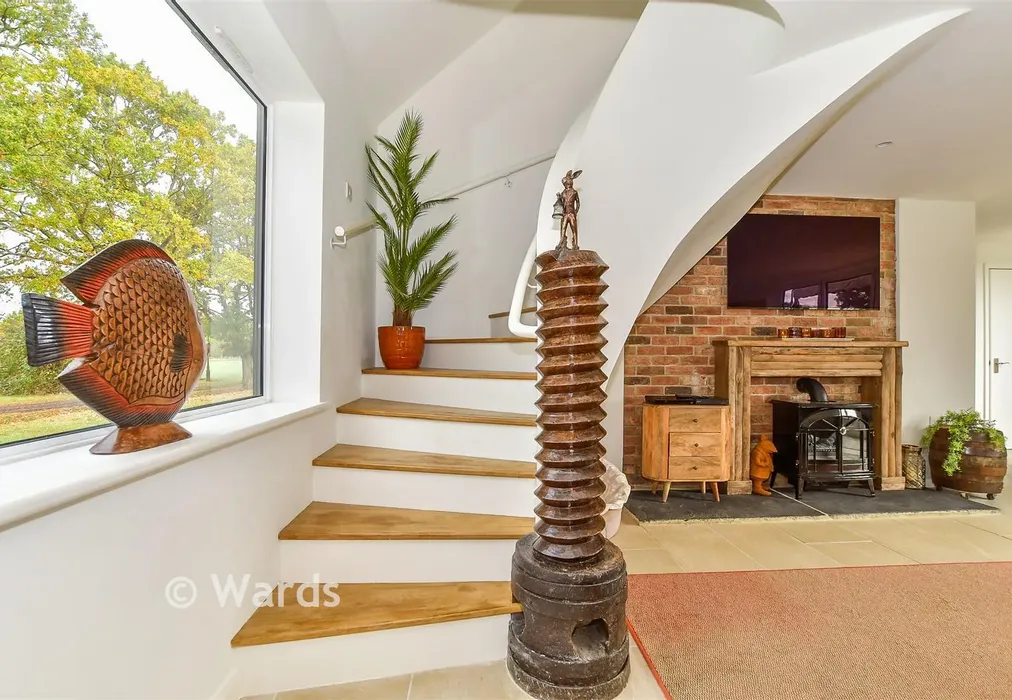 Internal Feature - Pike Fish Lane, Paddock Wood, Tonbridge, Kent - Wards of Kent