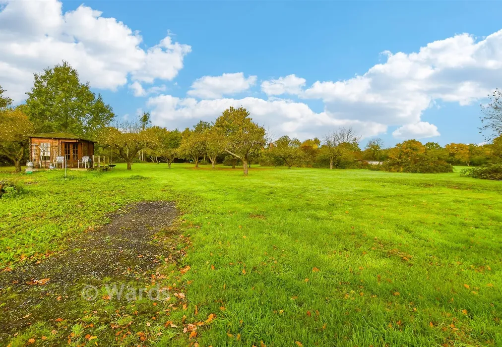 Front Garden - Pike Fish Lane, Paddock Wood, Tonbridge, Kent - Wards of Kent