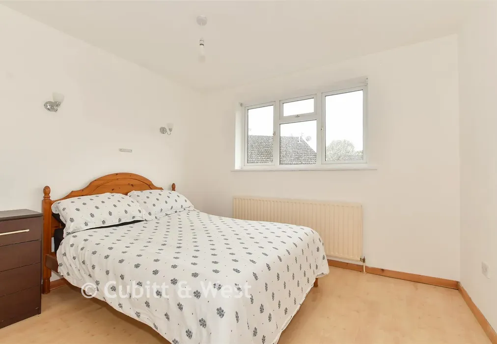 Bedroom 1 - Fulham Close, Crawley, West Sussex - Wards of Kent
