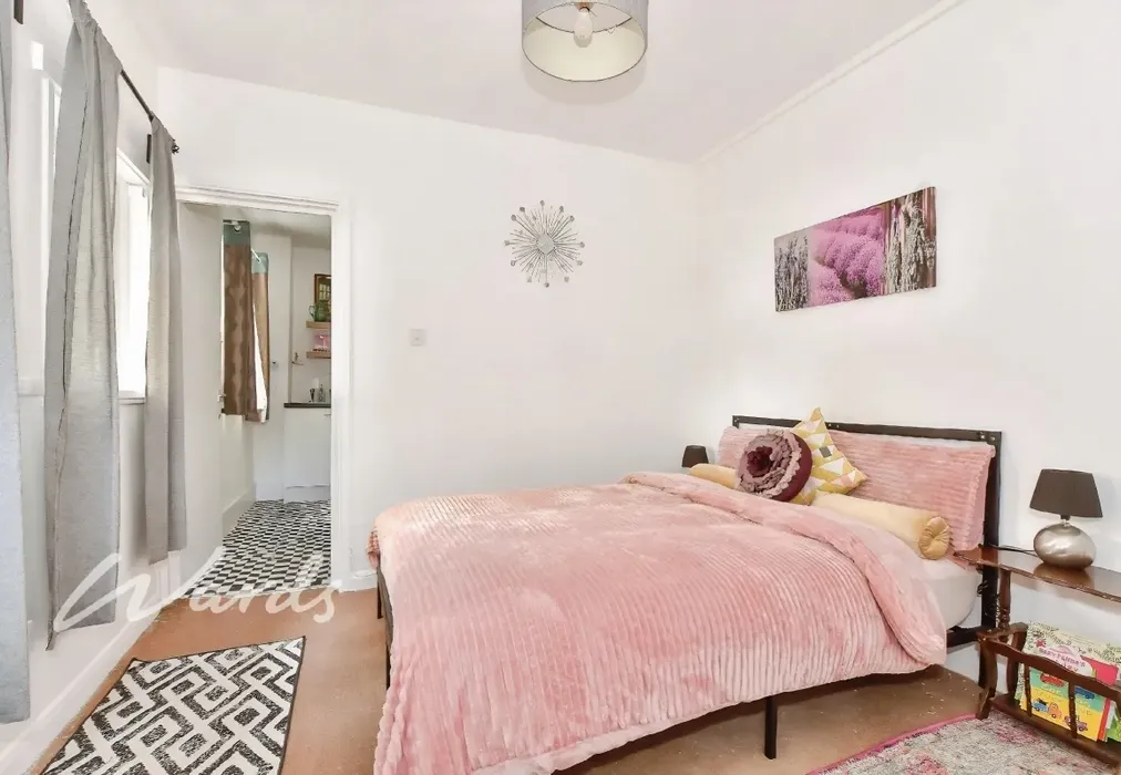 b8ff3cfa-Bedroom.. - Station Road Herne Bay CT6 - Wards of Kent