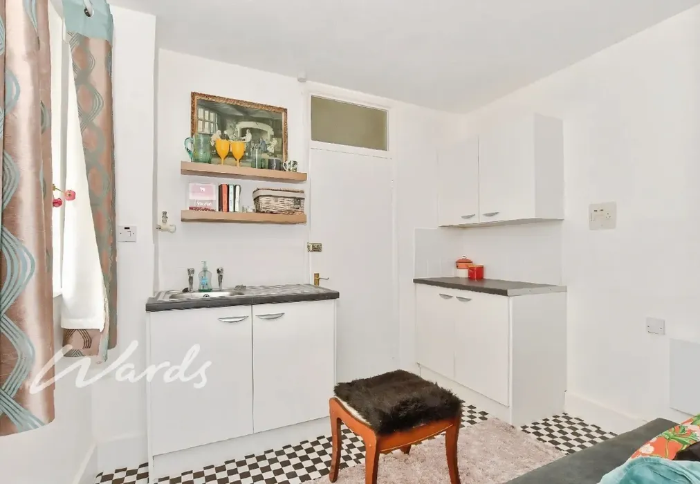 5f550562-Kitchen ... - Station Road Herne Bay CT6 - Wards of Kent