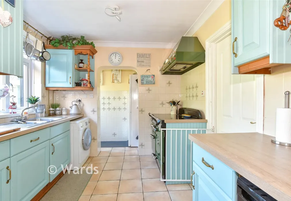 Kitchen - Cheney Road, Faversham, Kent - Wards of Kent