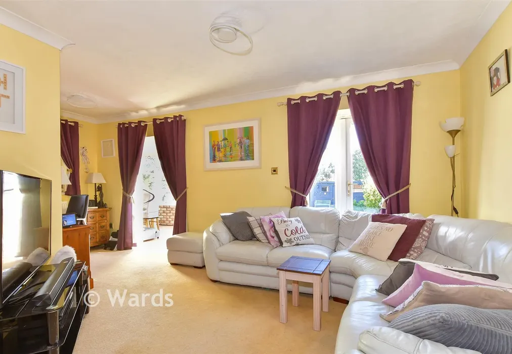 Lounge - Cheney Road, Faversham, Kent - Wards of Kent