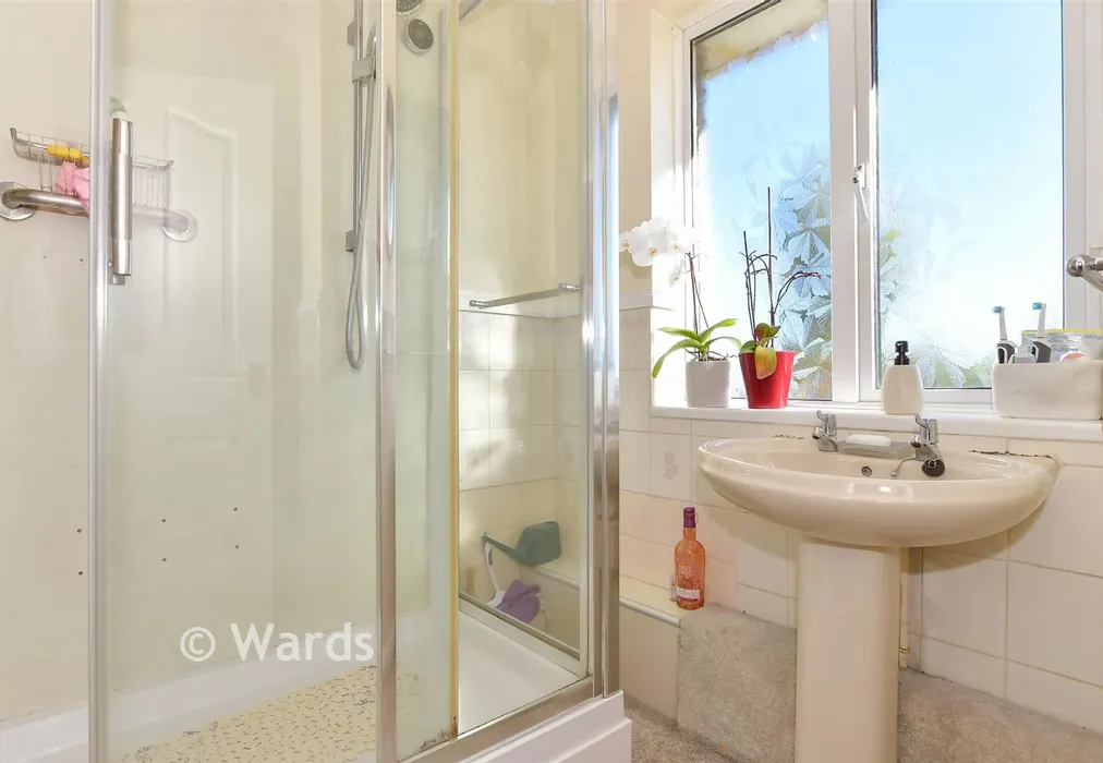 Shower Room - Cheney Road, Faversham, Kent - Wards of Kent