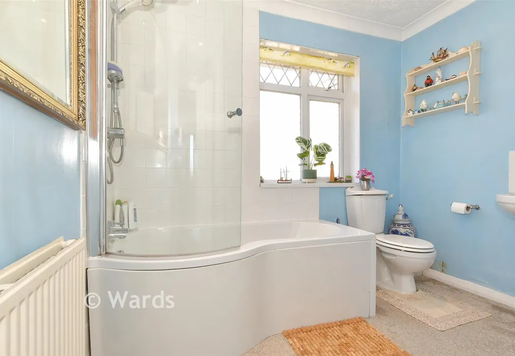 Bathroom - Cheney Road, Faversham, Kent - Wards of Kent