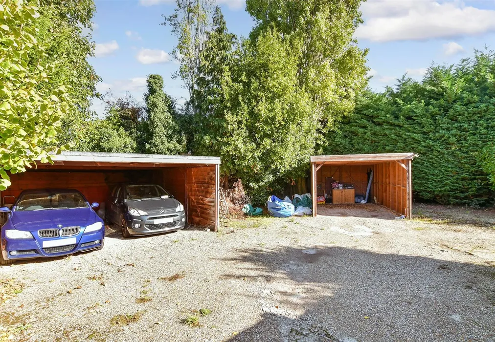 Garage - Cheney Road, Faversham, Kent - Wards of Kent