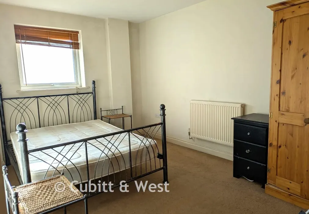 Bedroom - Elm Grove, Southsea, Hampshire - Wards of Kent