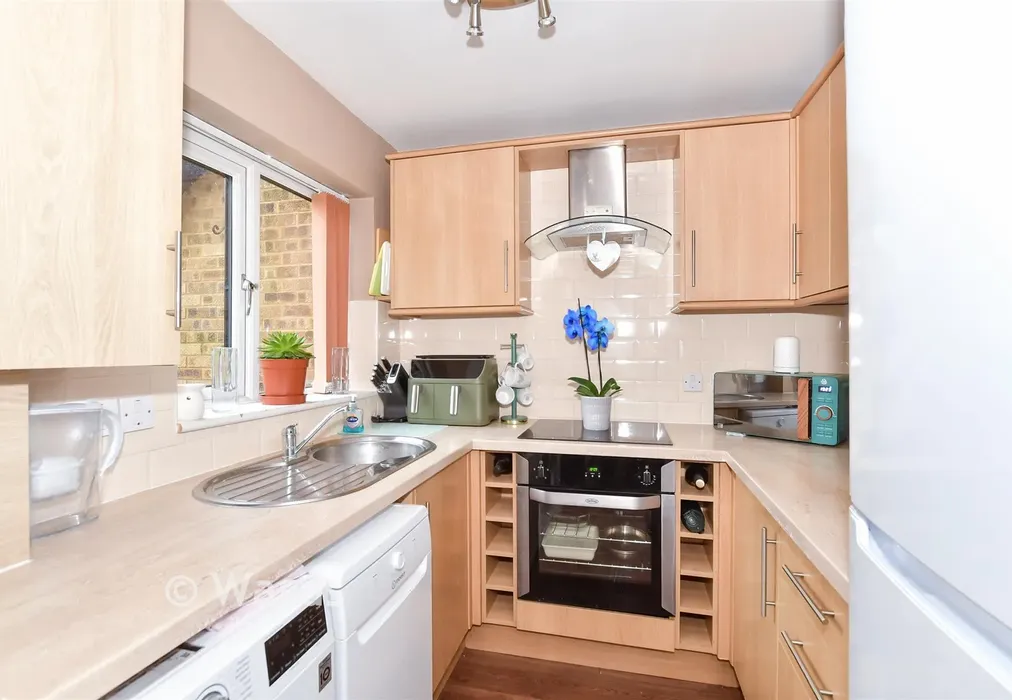 Kitchen - Bull Lane, Eccles, Aylesford, Kent - Wards of Kent