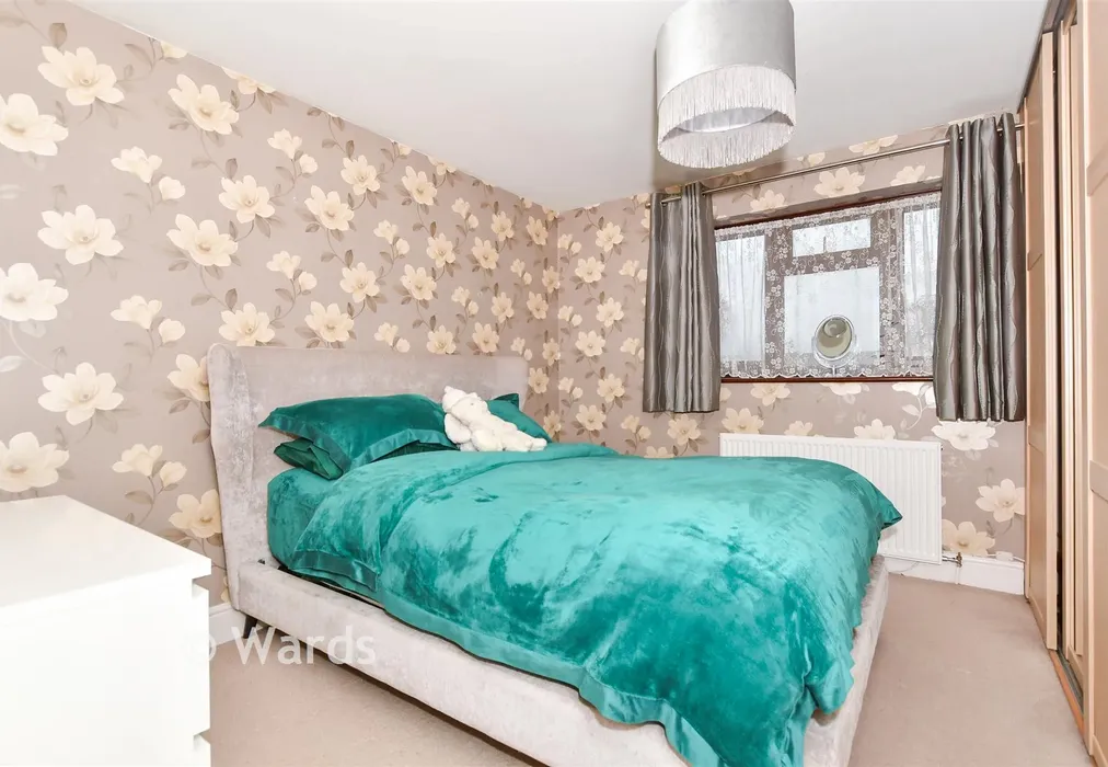 Bedroom 1 - Bull Lane, Eccles, Aylesford, Kent - Wards of Kent