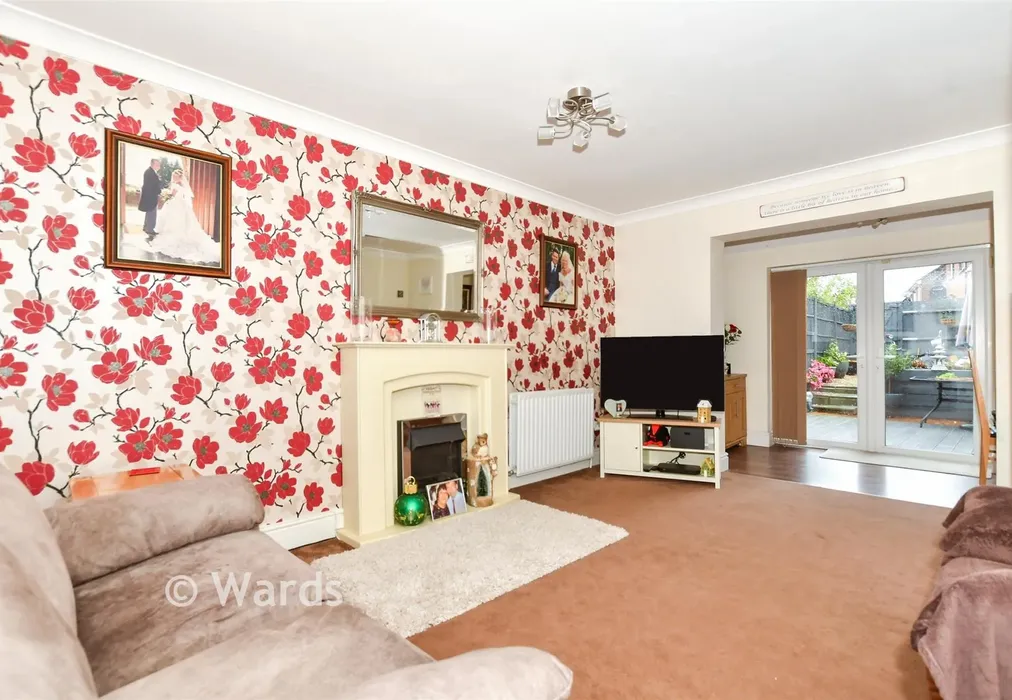 Lounge - Bull Lane, Eccles, Aylesford, Kent - Wards of Kent