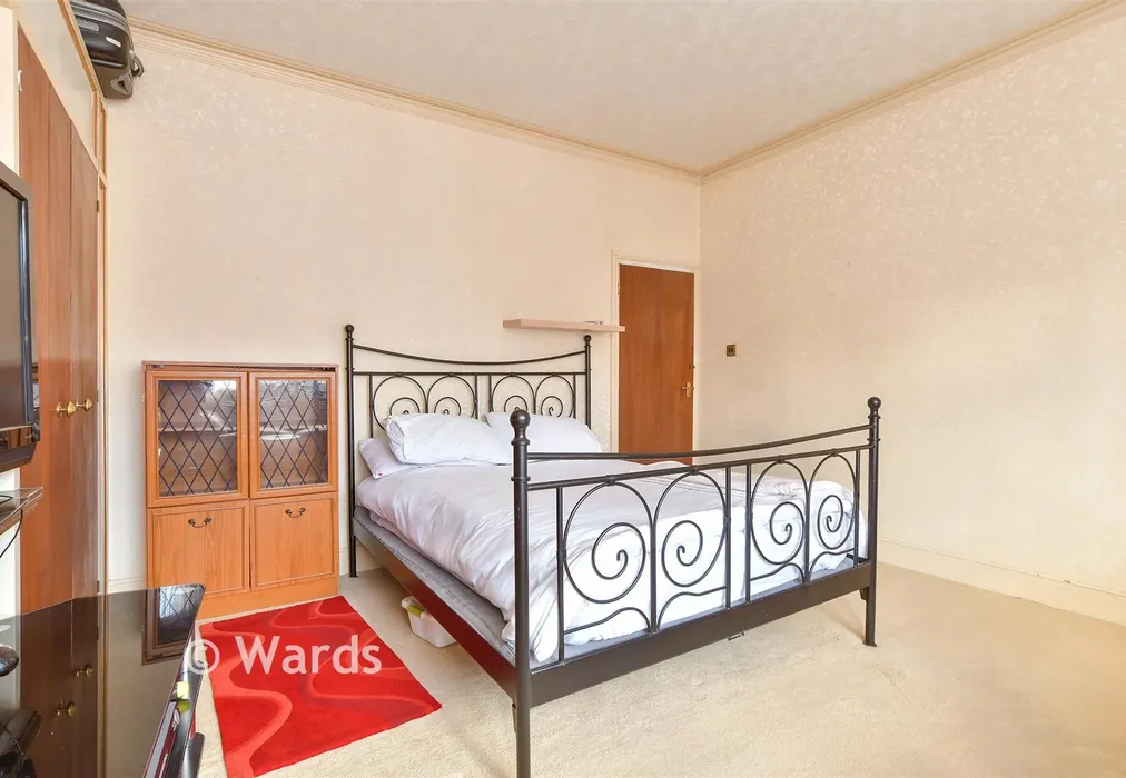 Bedroom 1 - Alexandra Road, Sheerness, Kent - Wards of Kent