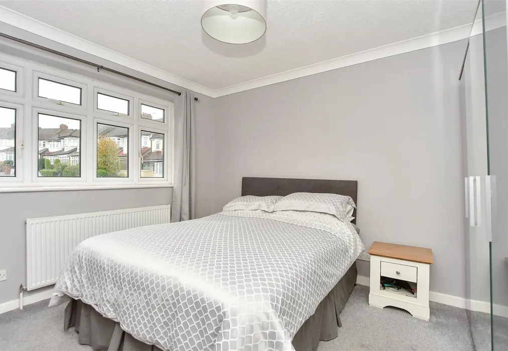 Bedroom 3 - Central Park Gardens, Chatham, Kent - Wards of Kent