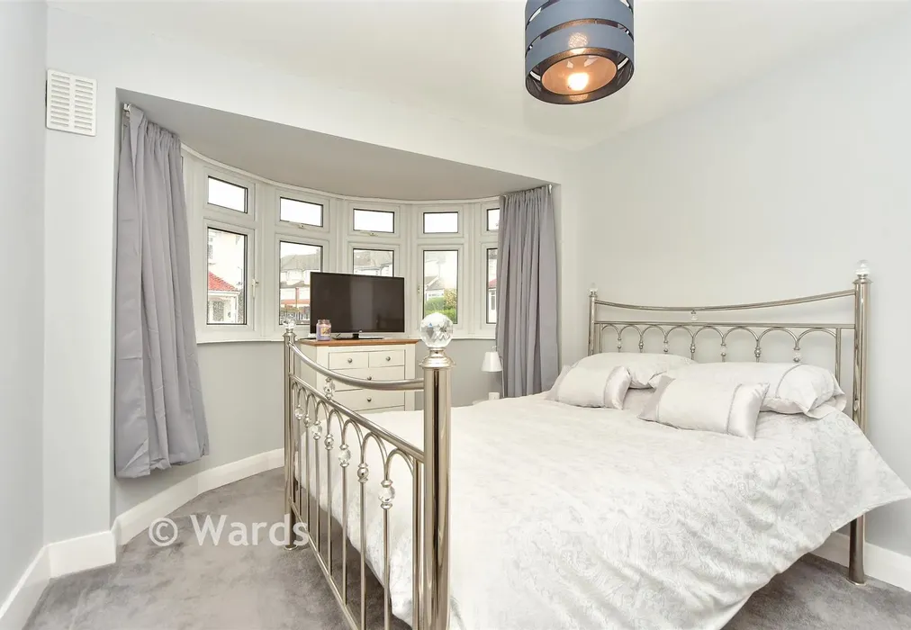 Bedroom 1 - Central Park Gardens, Chatham, Kent - Wards of Kent