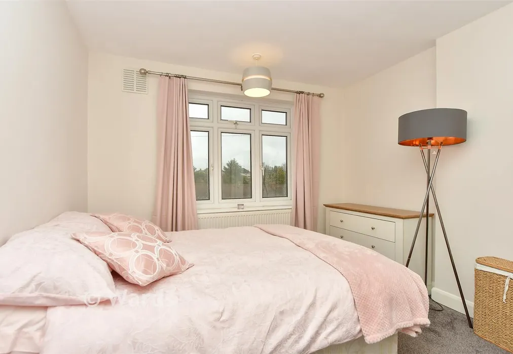 Bedroom 2 - Central Park Gardens, Chatham, Kent - Wards of Kent