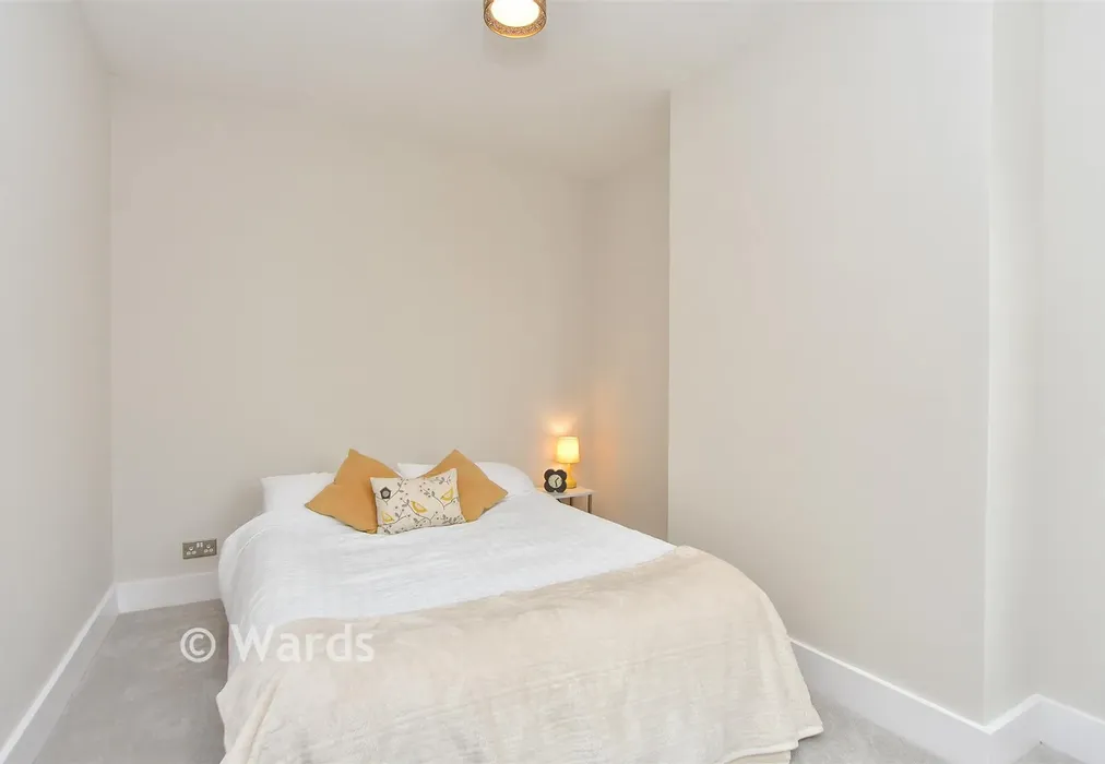 Bedroom 2 - Alsager Avenue, Queenborough, Kent - Wards of Kent