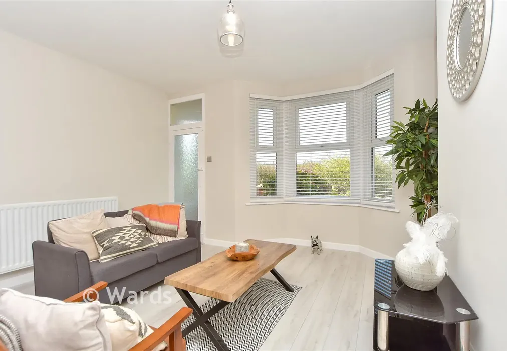 Lounge/Diner - Alsager Avenue, Queenborough, Kent - Wards of Kent