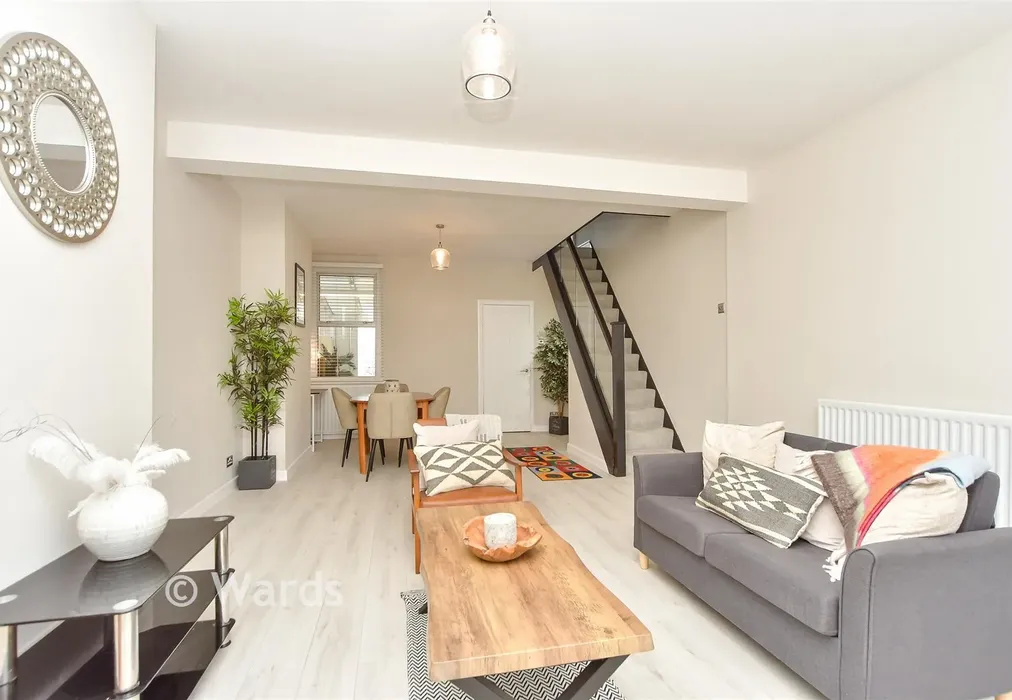 Lounge/Diner - Alsager Avenue, Queenborough, Kent - Wards of Kent