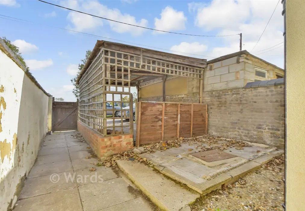 Rear Garden - Alsager Avenue, Queenborough, Kent - Wards of Kent