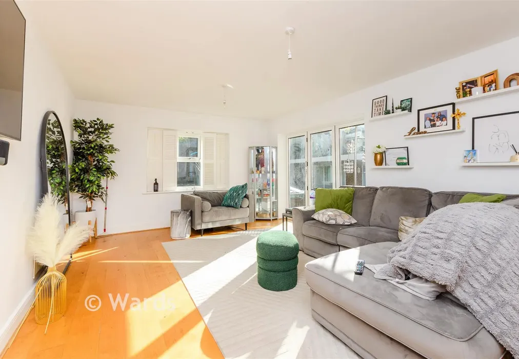 Lounge - Harvel Road, Meopham, Kent - Wards of Kent