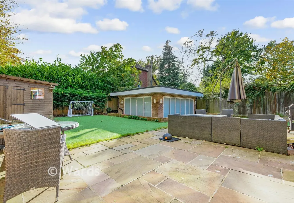 Rear Garden - Harvel Road, Meopham, Kent - Wards of Kent