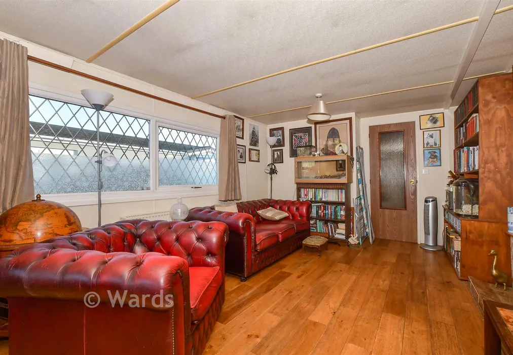 Lounge - Woodlands Park, Biddenden, Ashford, Kent - Wards of Kent
