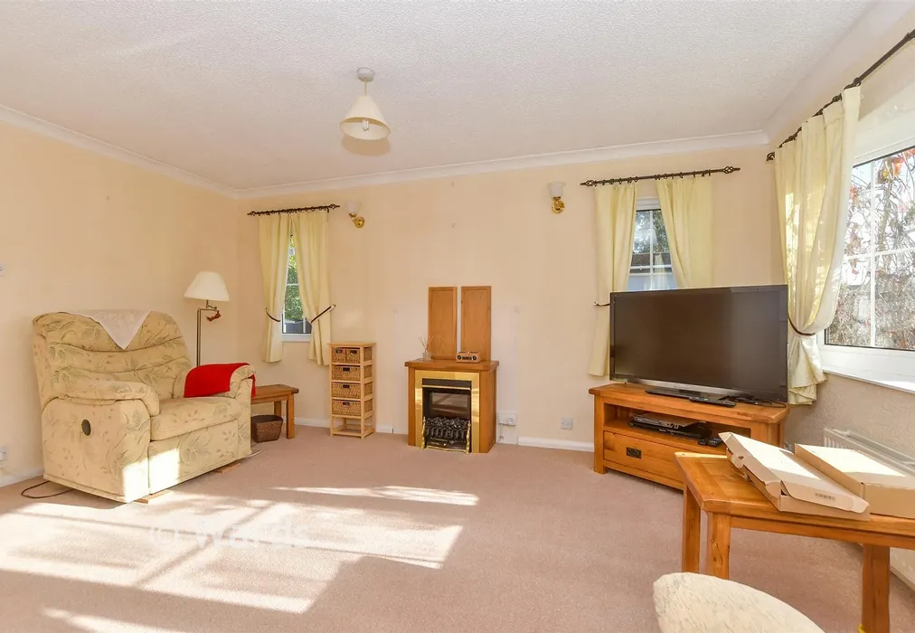 Lounge - Shenley Park, Headcorn, Kent - Wards of Kent