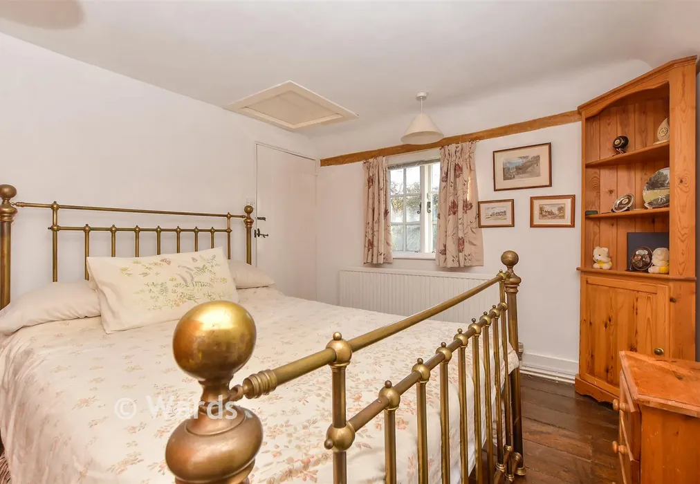 Bedroom 2 - Wilsley Pound, Sissinghurst, Kent - Wards of Kent
